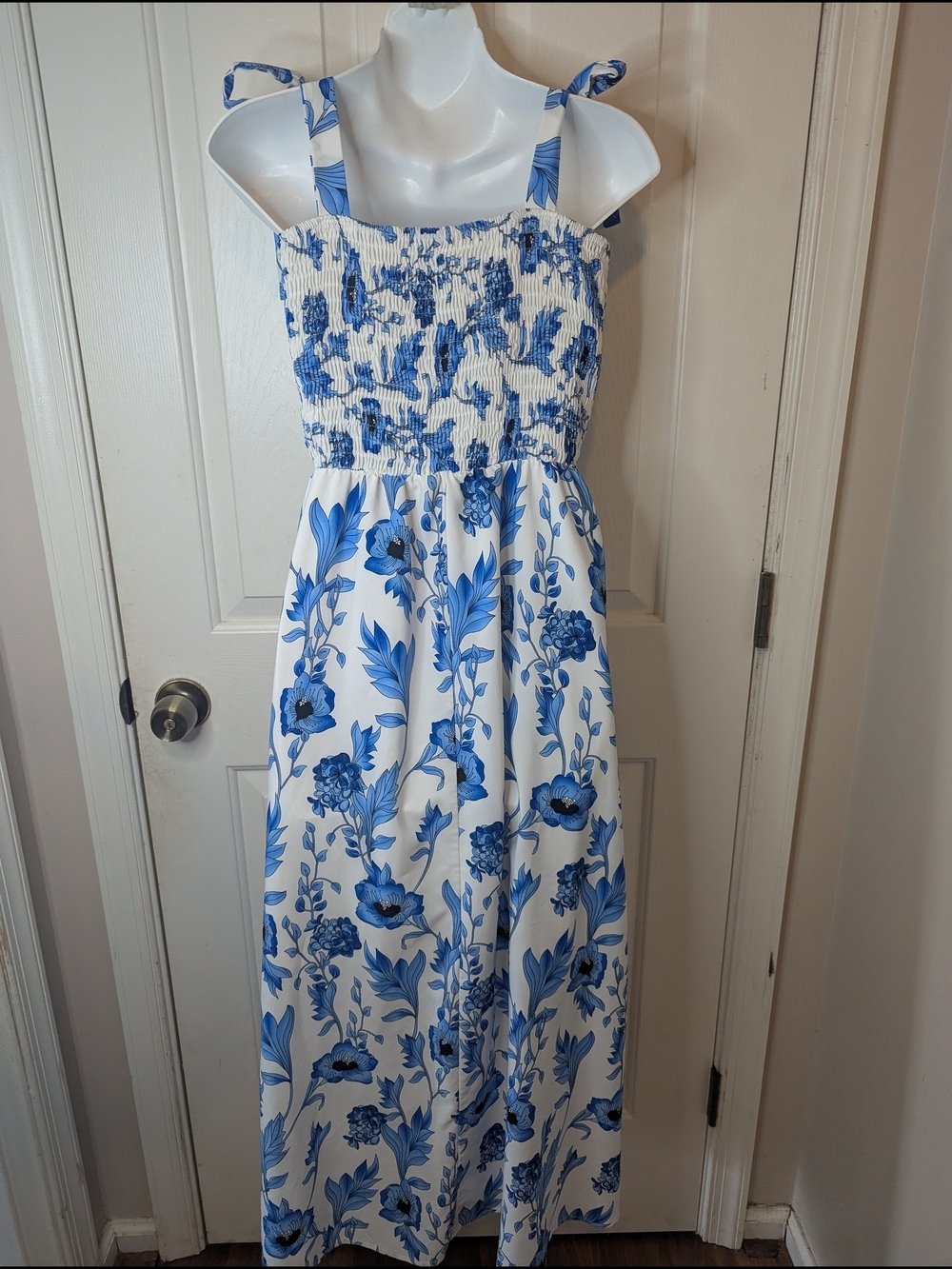 Blue White Floral Smocked Maxi Dress Tie Shoulder Strap Summer Beach Sun Dress L - Picture 5 of 11